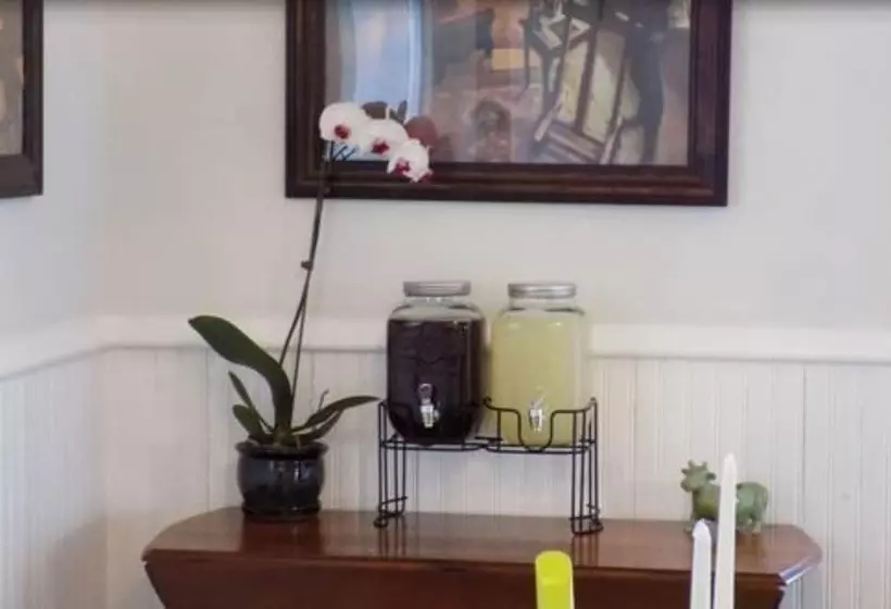 Bed and Breakfast Netherfield Natural Farm