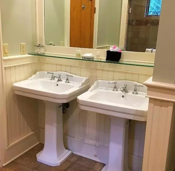 住宿加早餐 The Fern Lodge