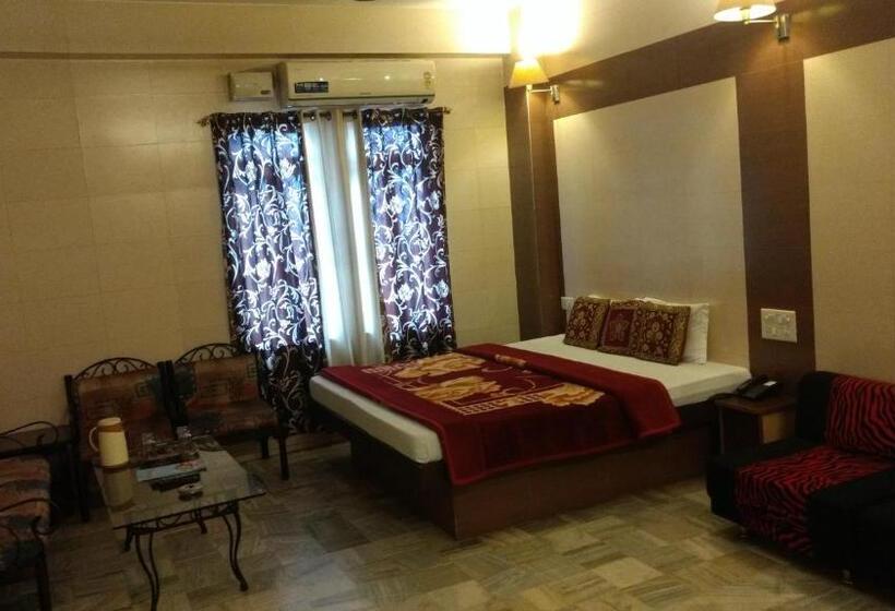 Отель Golden Deluxe