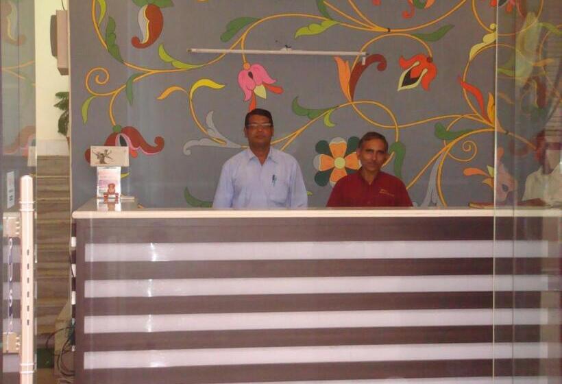 Отель Golden Deluxe