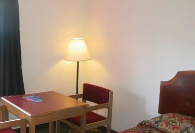 בית מלון כפרי Knights Inn Center Valley