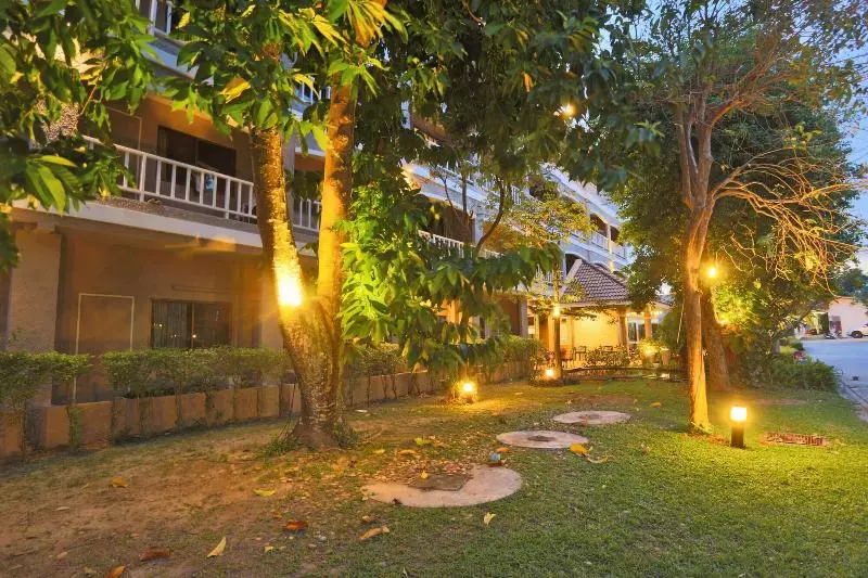 호텔 Pattra Mansion By Aksara Collection