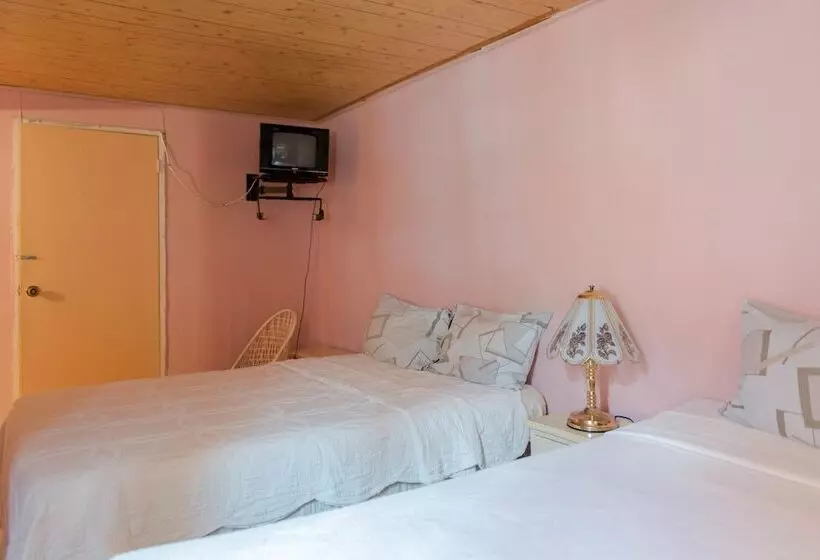 پانسیون Gibb S Chateau