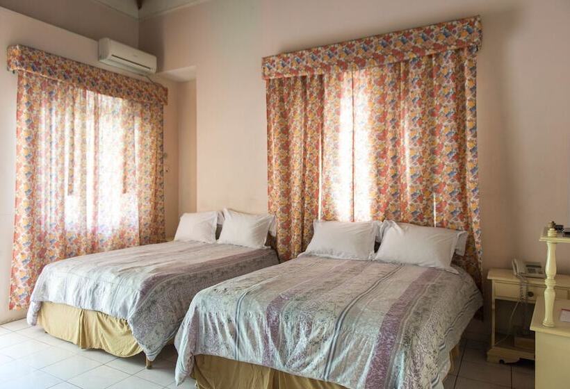 پانسیون Gibb S Chateau