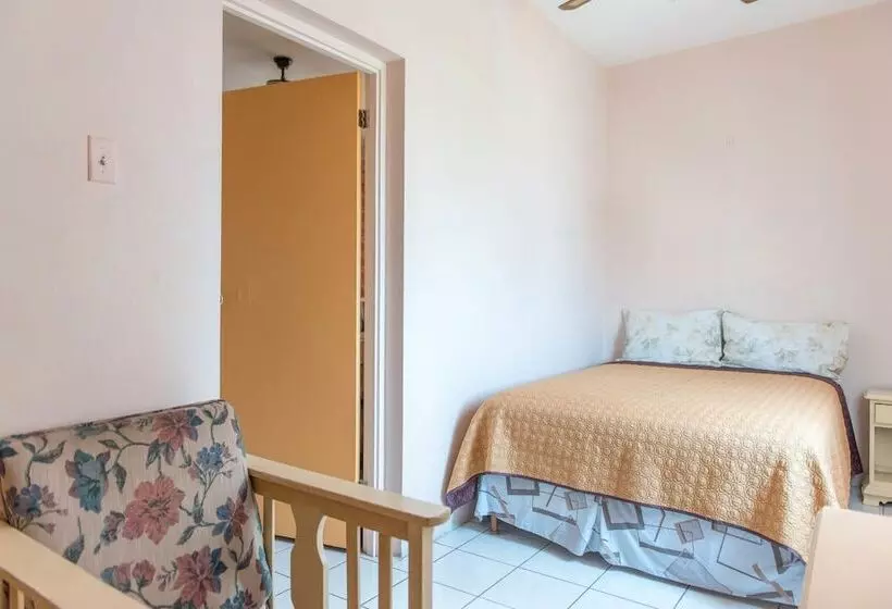 پانسیون Gibb S Chateau