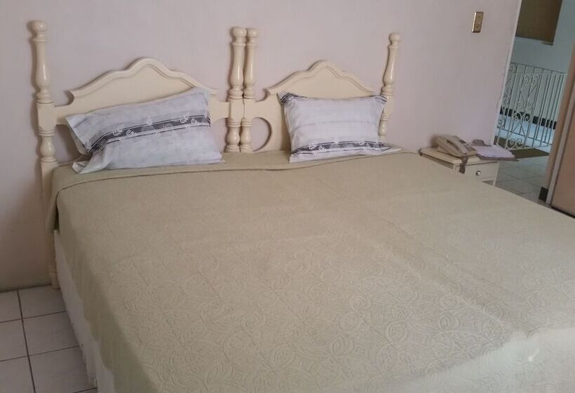 پانسیون Gibb S Chateau