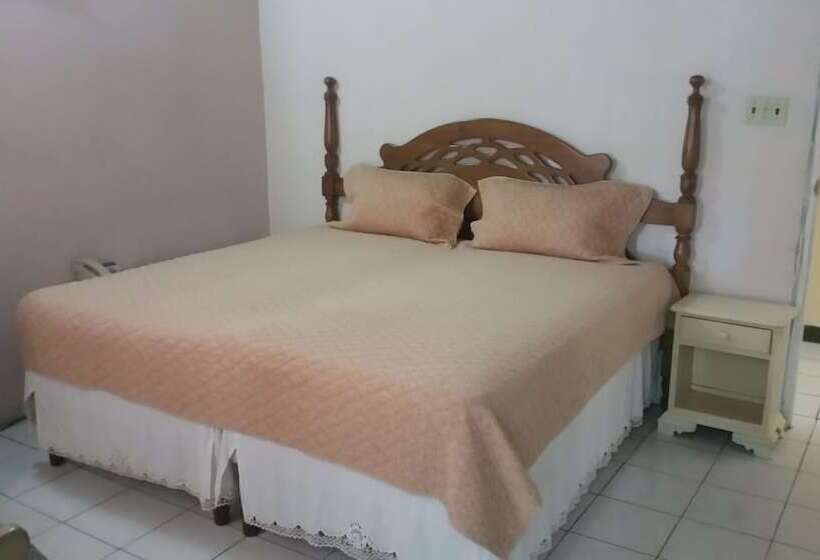 پانسیون Gibb S Chateau