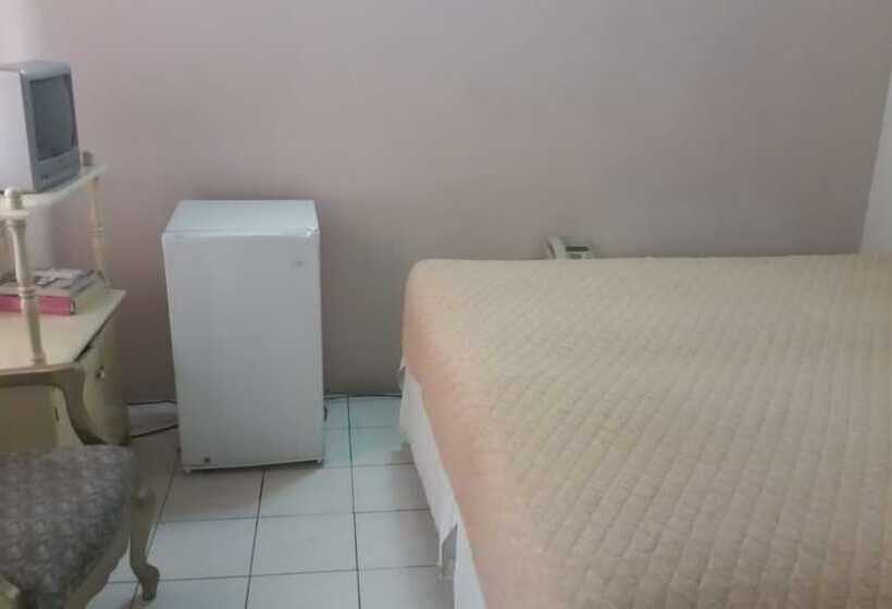 پانسیون Gibb S Chateau