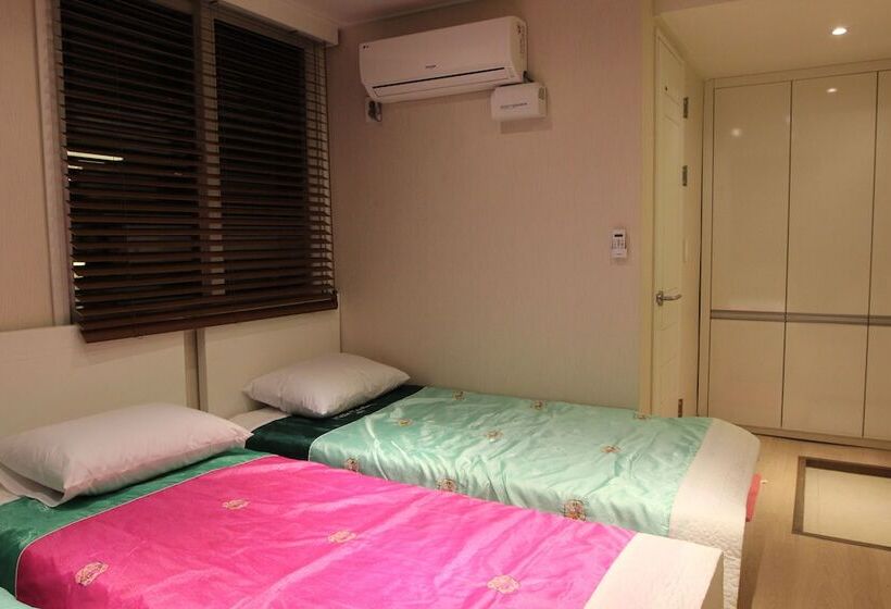 Pensiune Moon Sun Guesthouse