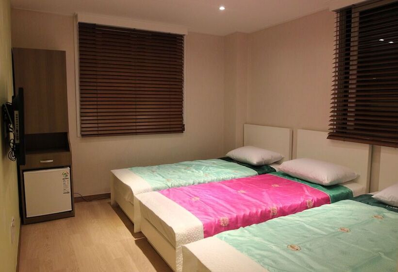 Pensiune Moon Sun Guesthouse