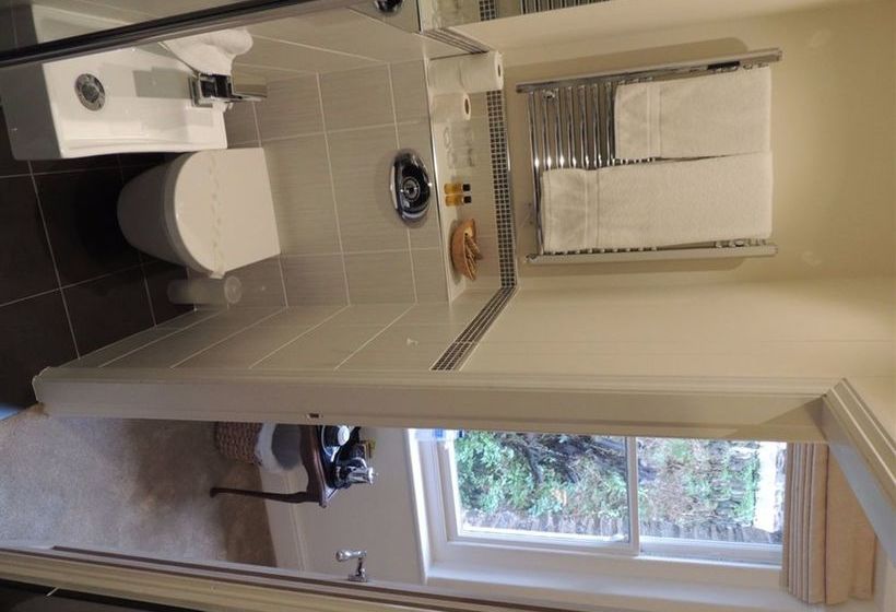 פנסיון Woodlands Guesthouse