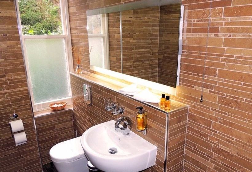 פנסיון Woodlands Guesthouse