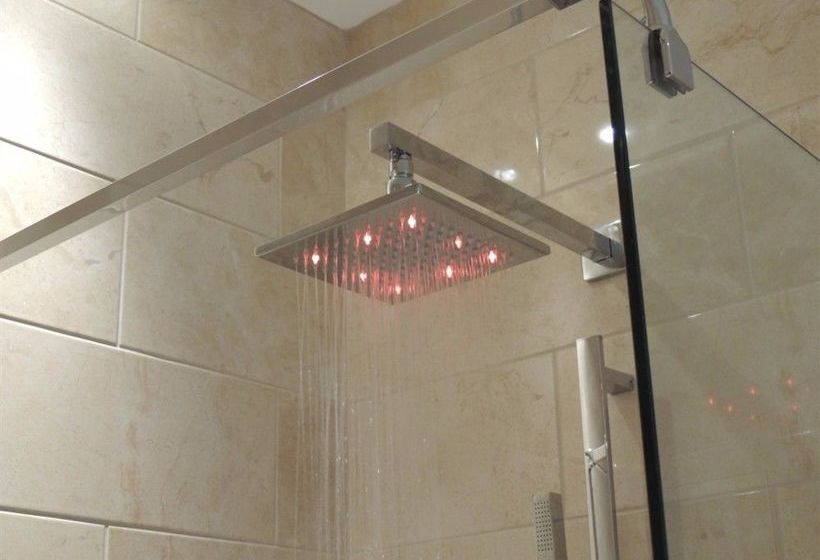 פנסיון Woodlands Guesthouse