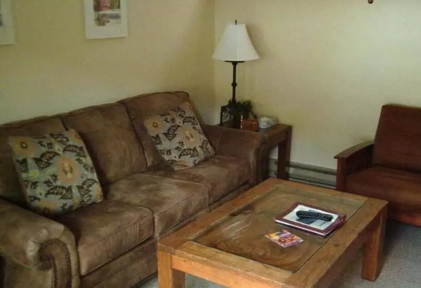 Shadow Mountain Lodge