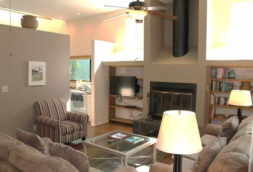 Shadow Mountain Lodge