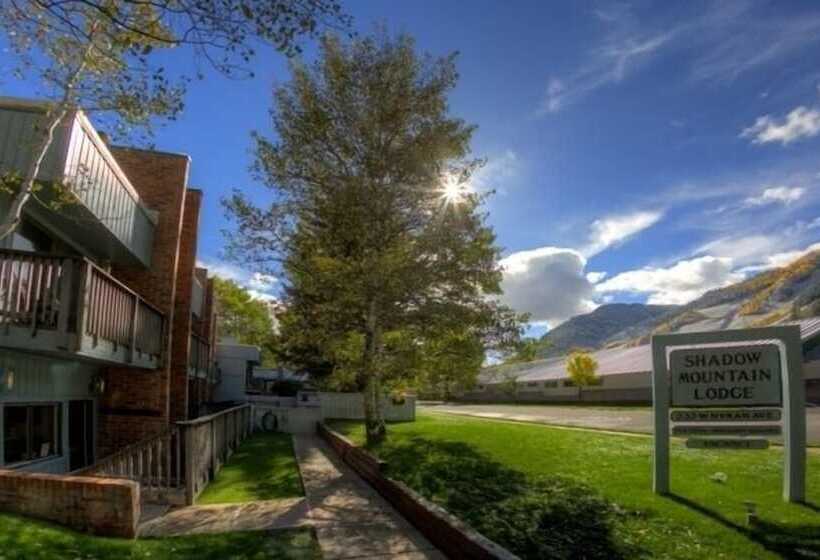 Shadow Mountain Lodge