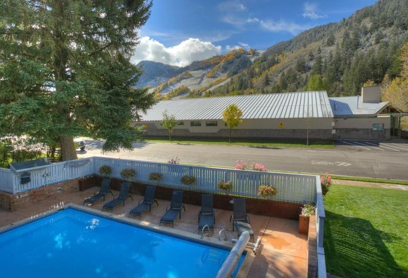 Shadow Mountain Lodge