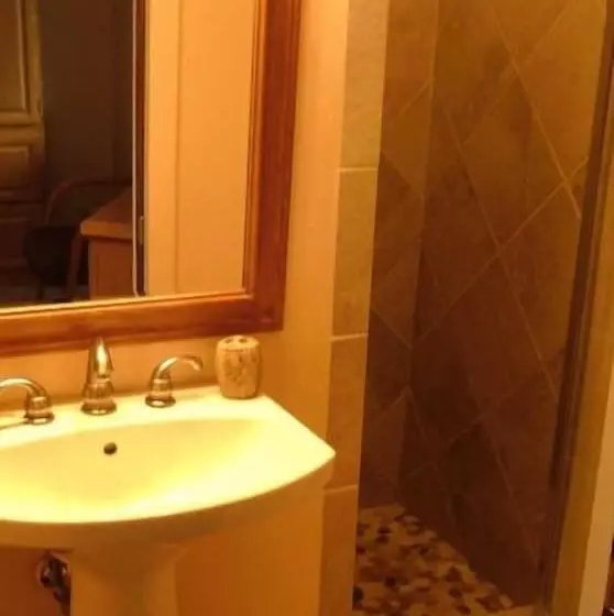 Shadow Mountain Lodge