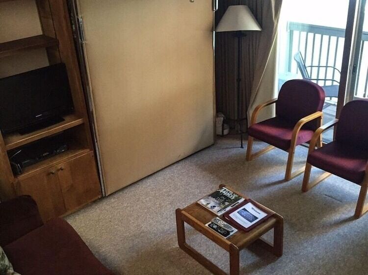 Shadow Mountain Lodge