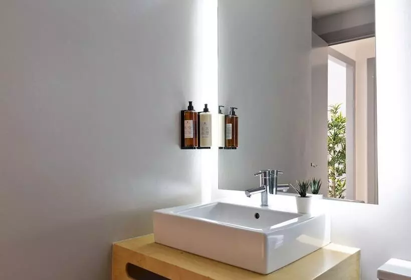 Sitges Group Blue&white