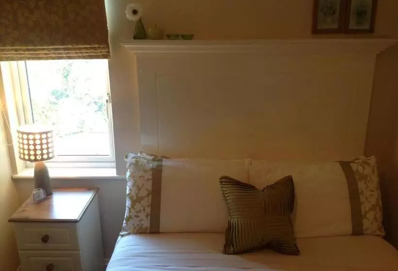 تختخواب و صبحانه Annandale House