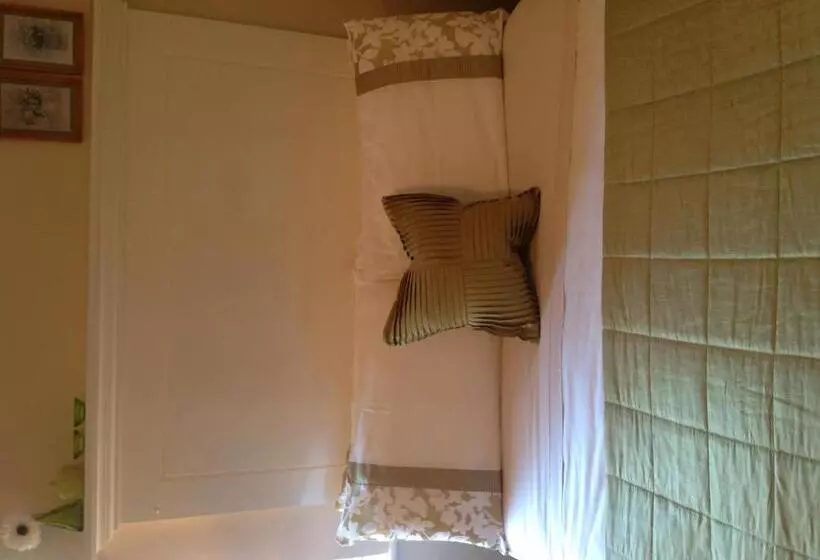تختخواب و صبحانه Annandale House