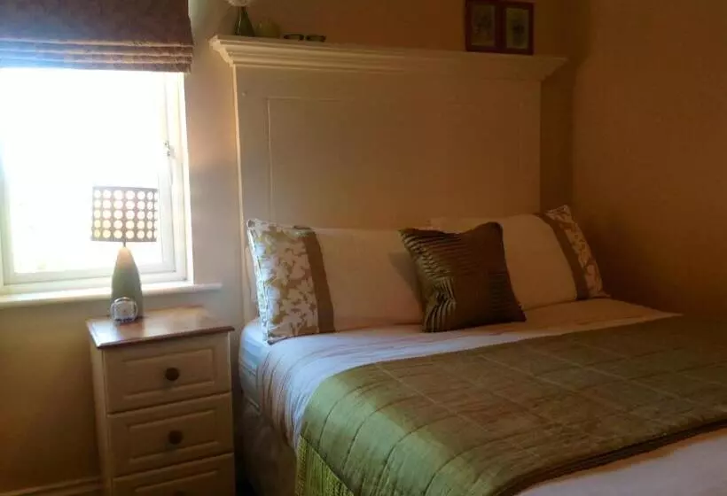 تختخواب و صبحانه Annandale House