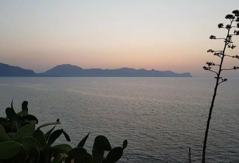 ベッドアンドブレックファースト Stanze Del Mare