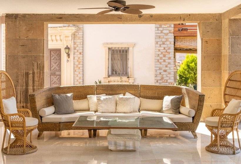 Casa Dell Arte Hotel Of Arts & Leisure