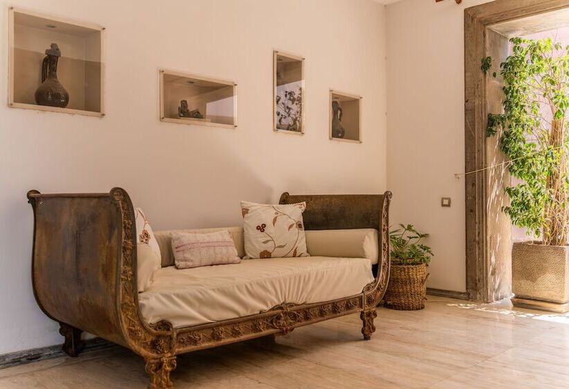 Casa Dell Arte Hotel Of Arts & Leisure