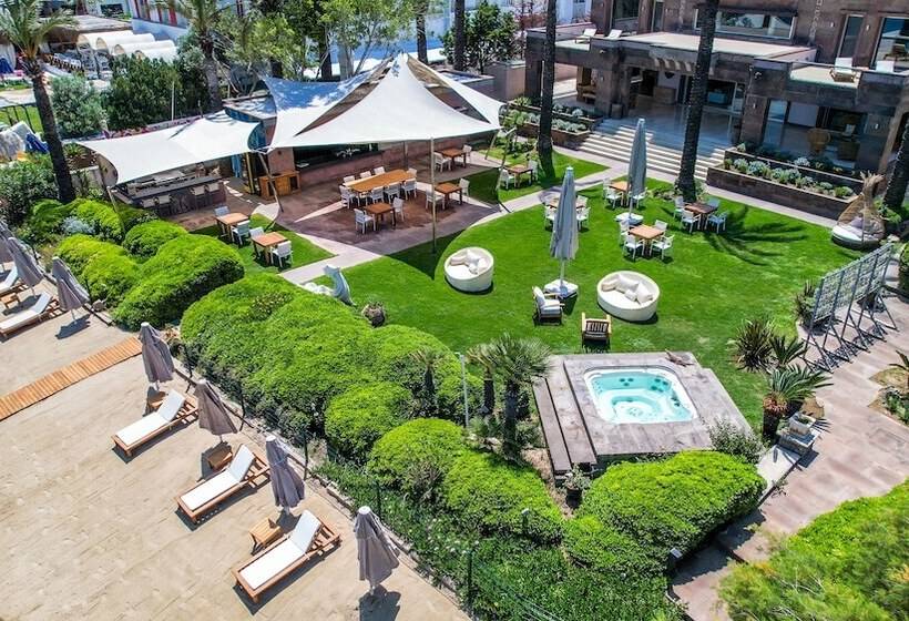 Casa Dell Arte Hotel Of Arts & Leisure