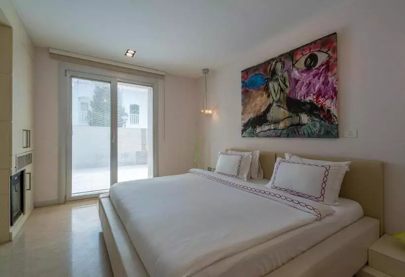 Casa Dell Arte Hotel Of Arts & Leisure