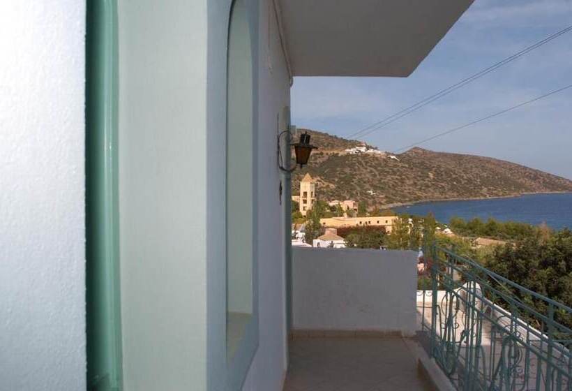 בית מלון כפרי Creta Star