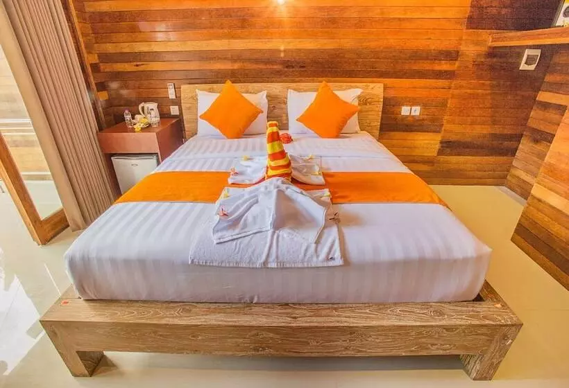 هتل Dinatah Lembongan Villas
