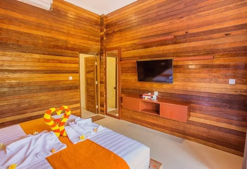 هتل Dinatah Lembongan Villas