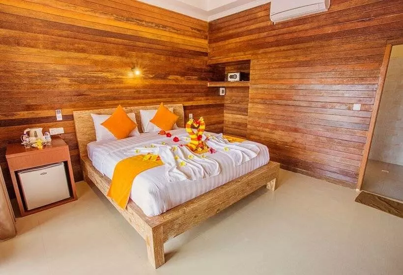 هتل Dinatah Lembongan Villas