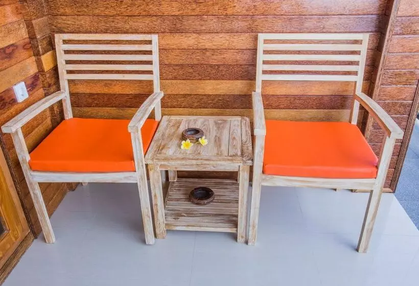 هتل Dinatah Lembongan Villas