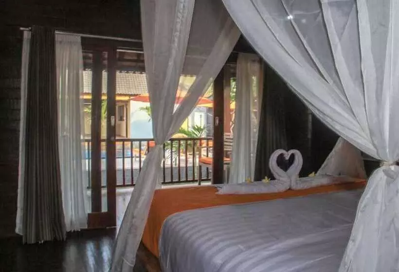 هتل Dinatah Lembongan Villas