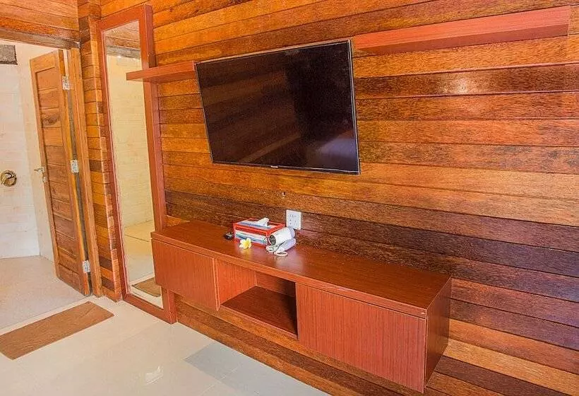 هتل Dinatah Lembongan Villas