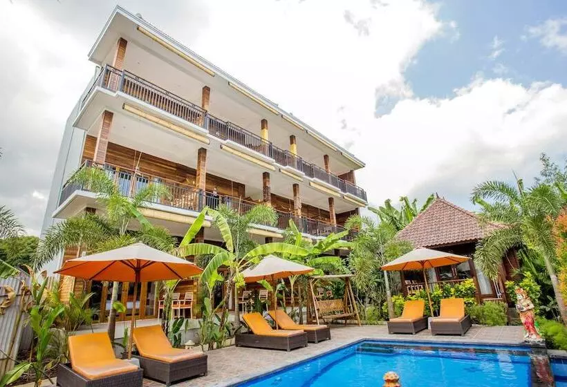 هتل Dinatah Lembongan Villas