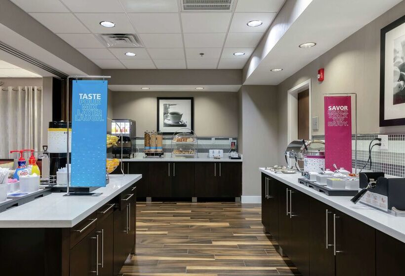 בית מלון כפרי Hampton Inn Emerson Lakepoint