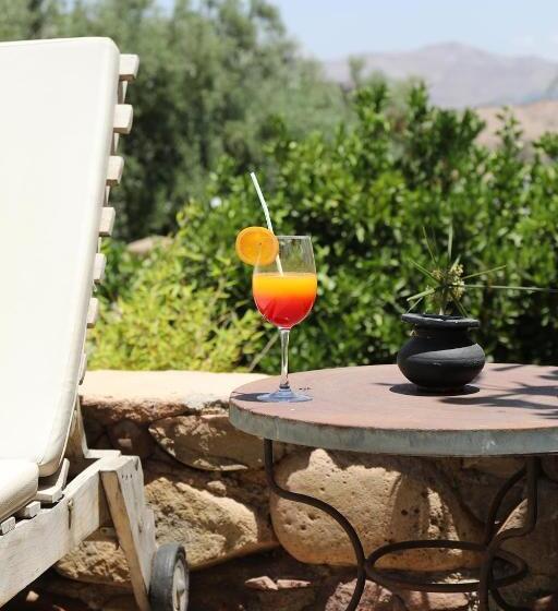 فندق Le Petit Hôtel Du Flouka