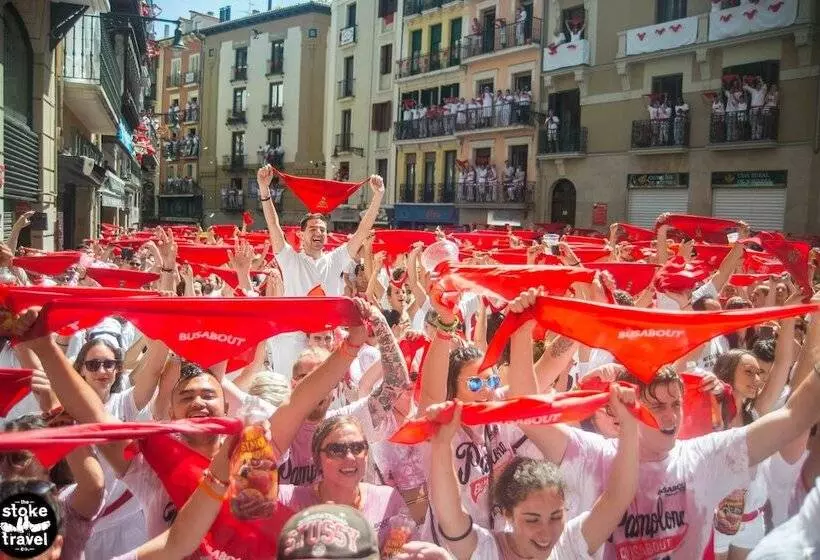 Hotelli Pamplona Camping