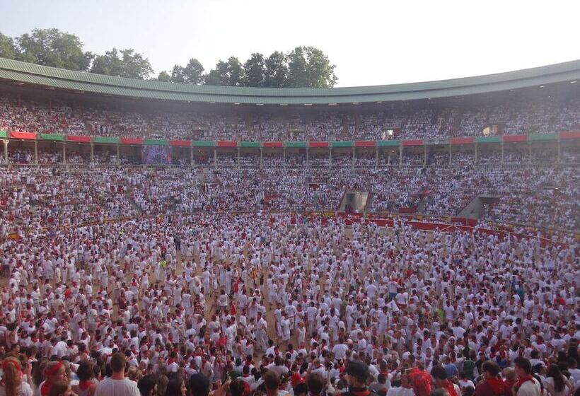 酒店 Pamplona Camping