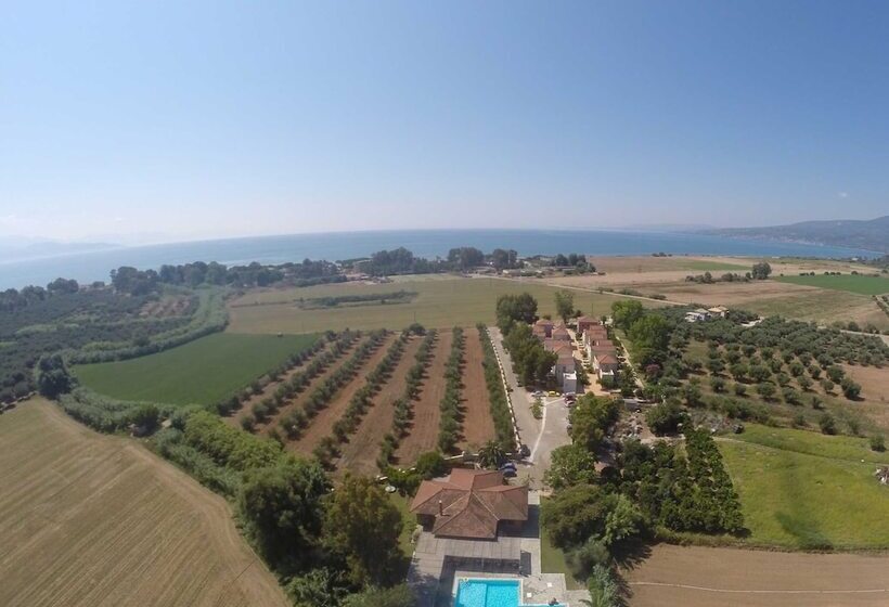 בית מלון כפרי Sias Resort