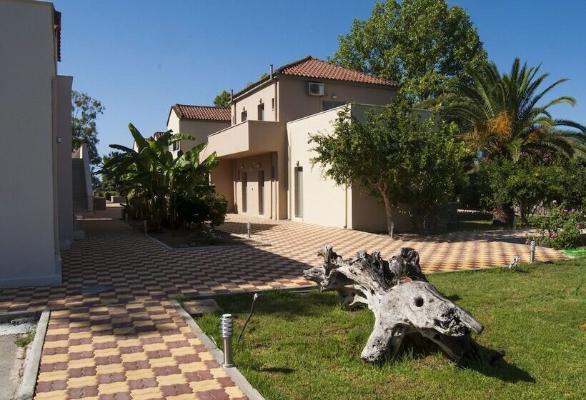 בית מלון כפרי Sias Resort