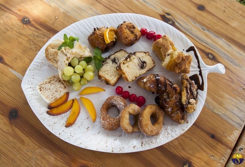 בית מלון כפרי Sias Resort