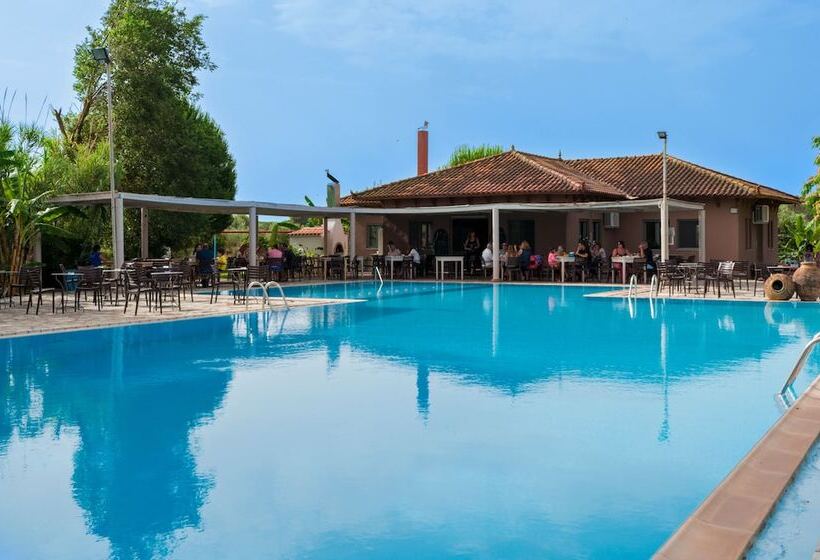 בית מלון כפרי Sias Resort