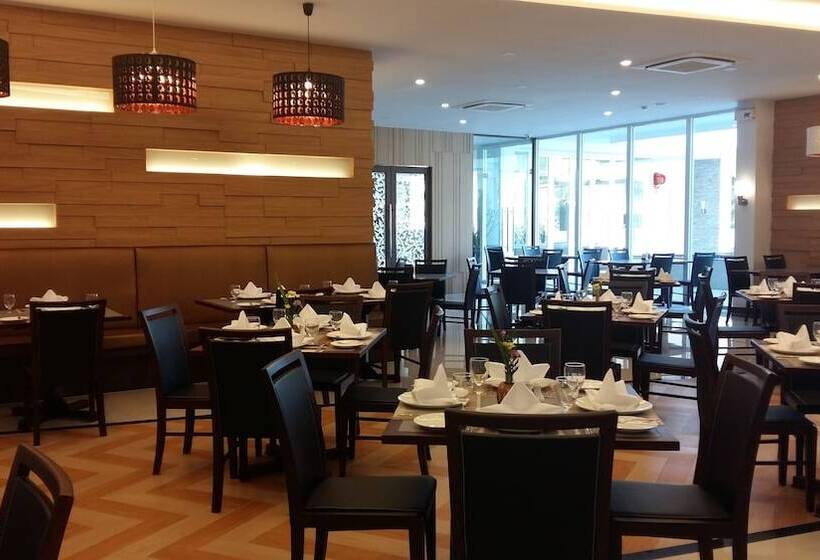 酒店 Vareena Palace