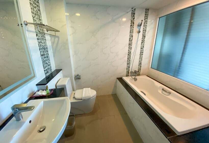 酒店 Vareena Palace